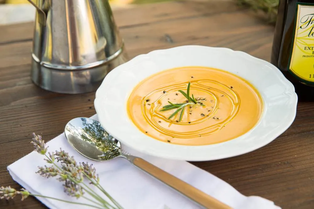 minestra di zucca ingredienti e piatto finito