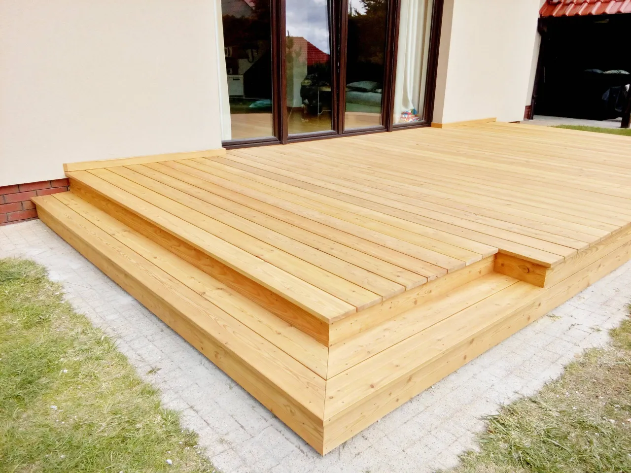 Taras drewniany sosnowy modrzewiowy