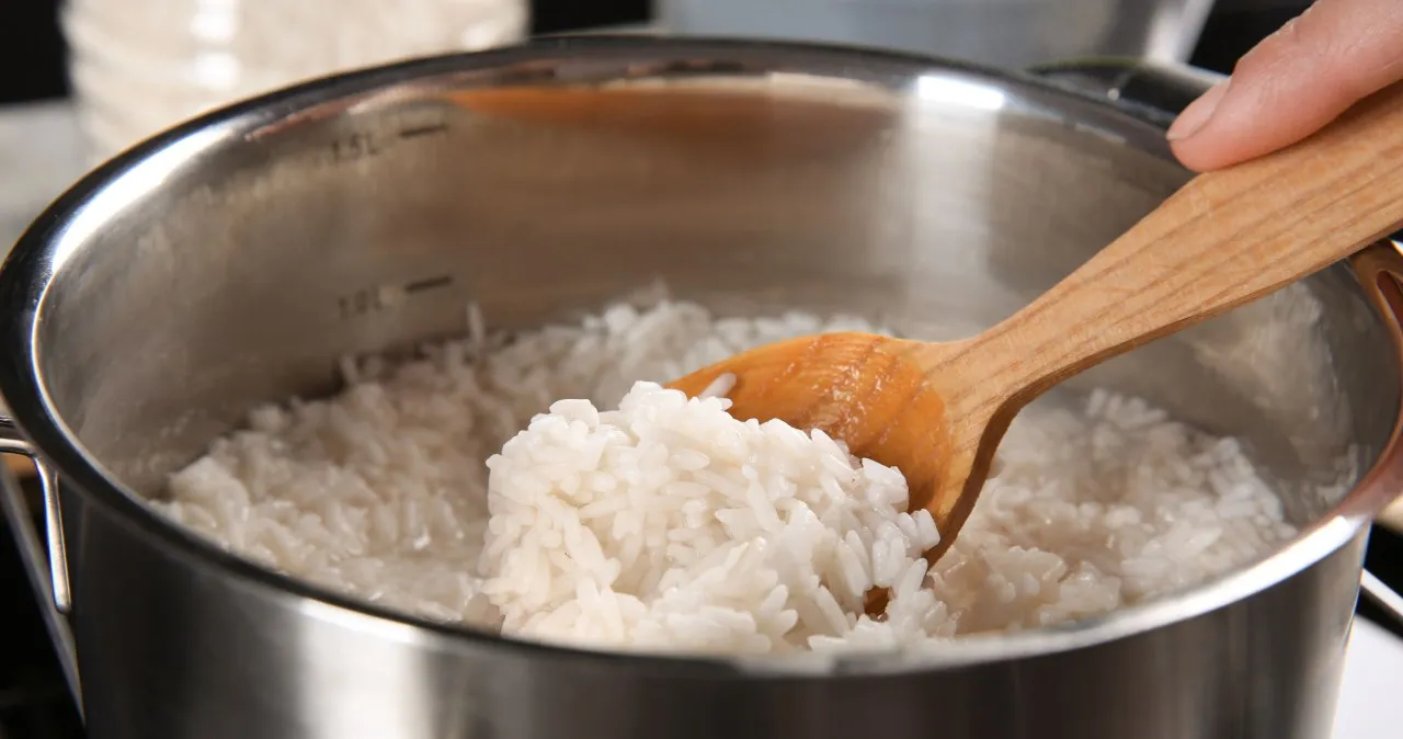 schłodzony ryż w misce