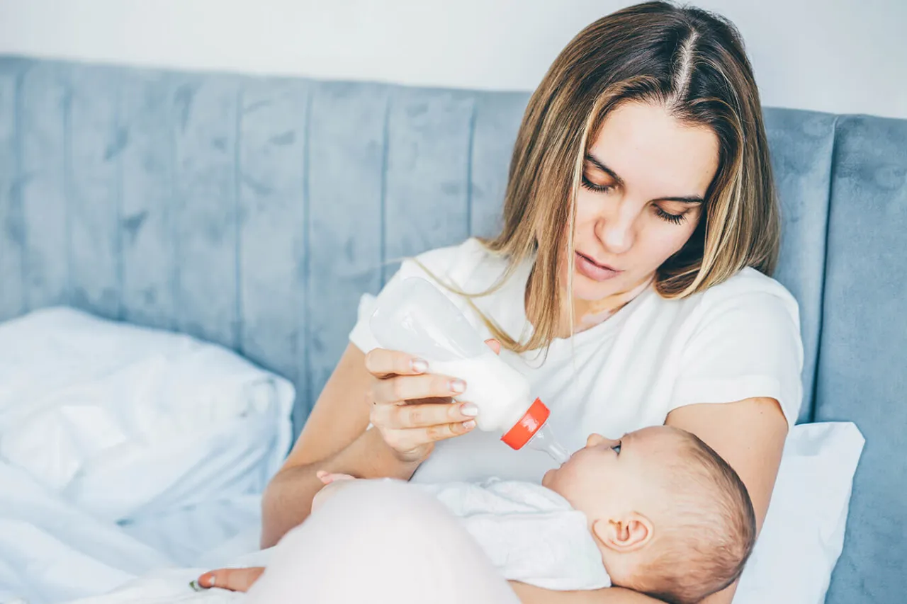 oznaki głodu i sytości u niemowlaka