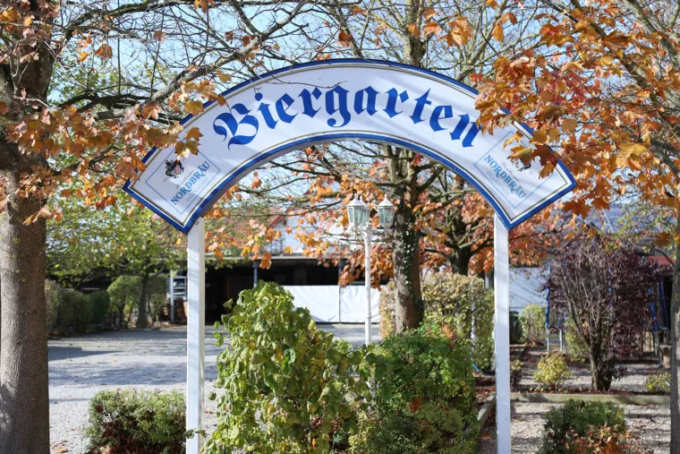 Biergarten M&uuml;llers Winkelhausen Sommer