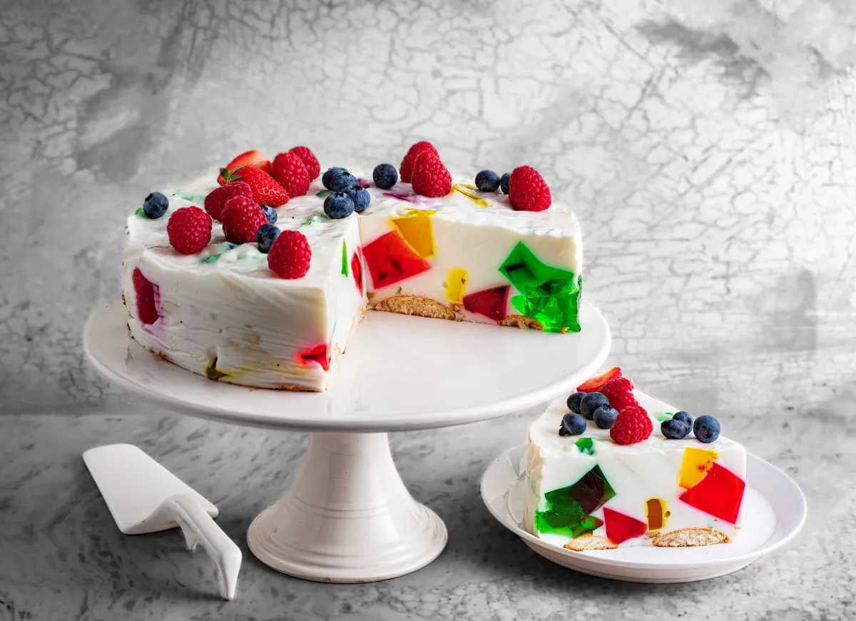 śmietanowiec z galaretkami gotowy deser