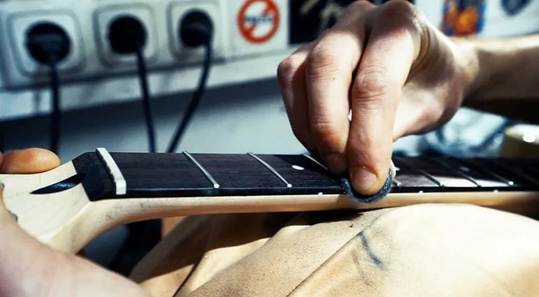 Griffbrett reinigen und &ouml;len