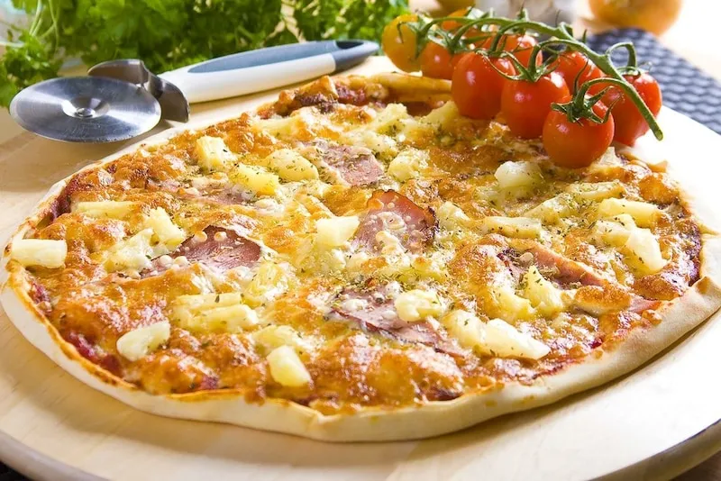 klasyczna pizza hawajska przepis