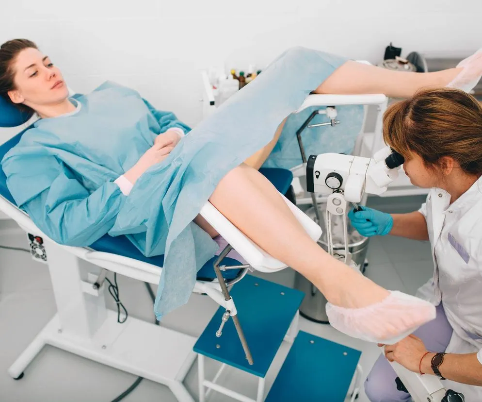 Sprzęt do kolposkopii lub zabiegu LEEP