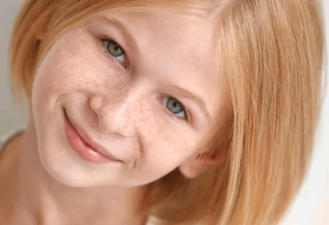 dziewczynka w okresie dojrzewania, sygnały dojrzewania