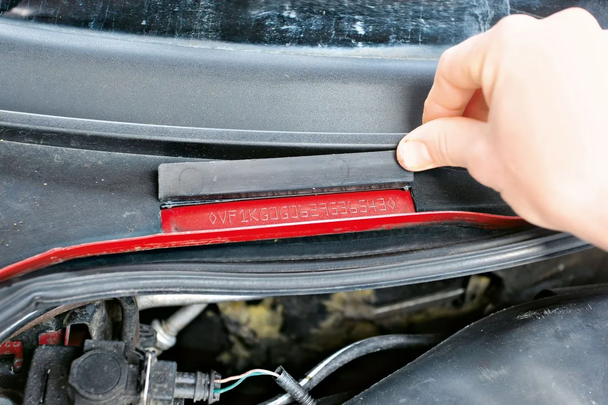 Numer VIN Mercedes lokalizacje