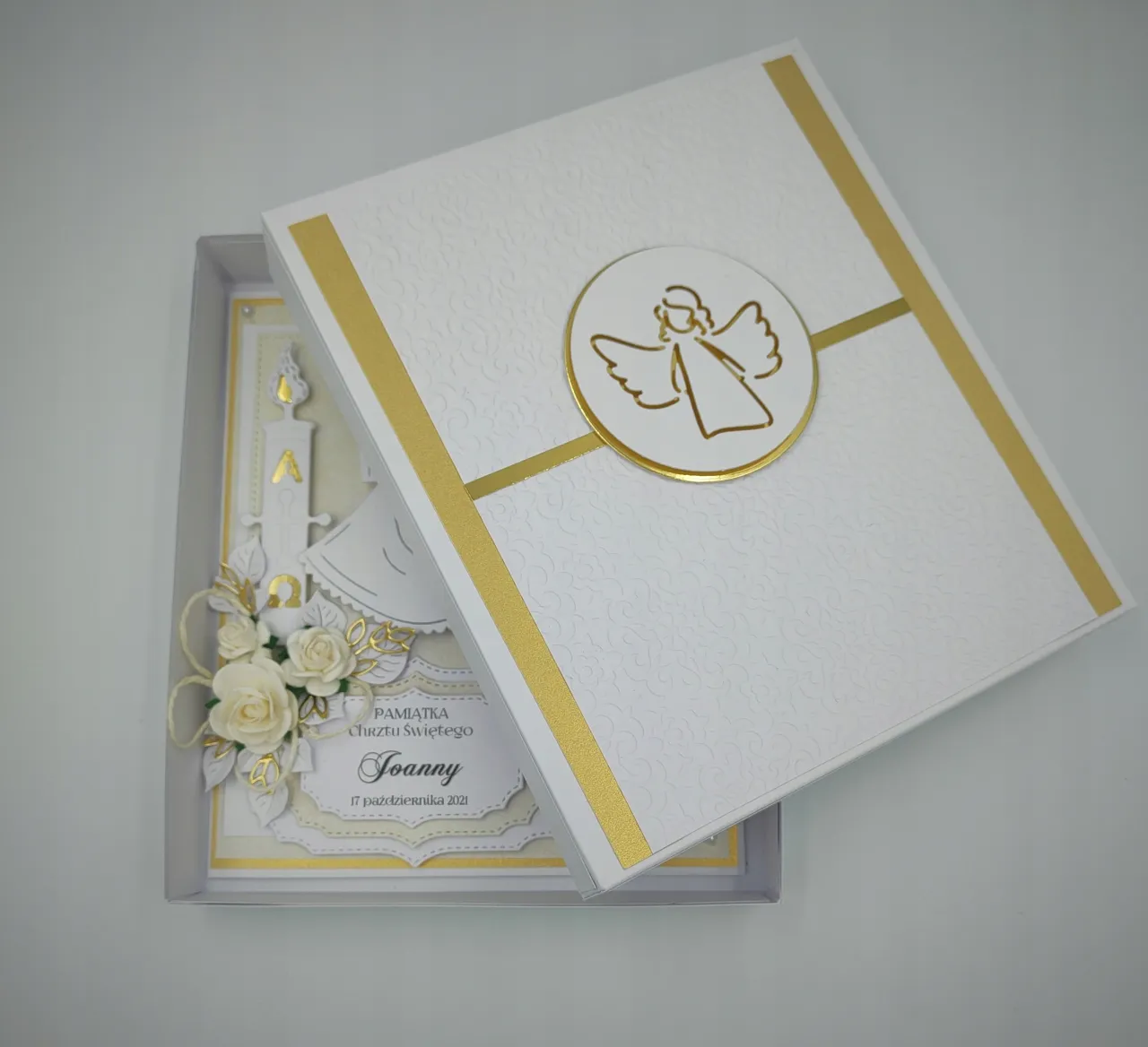 elegancka kartka na chrzciny z miejscem na pieniądze