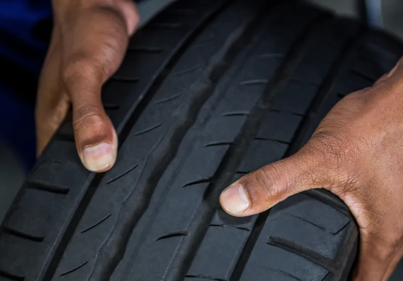 Wyząbkowane opony bieżnik