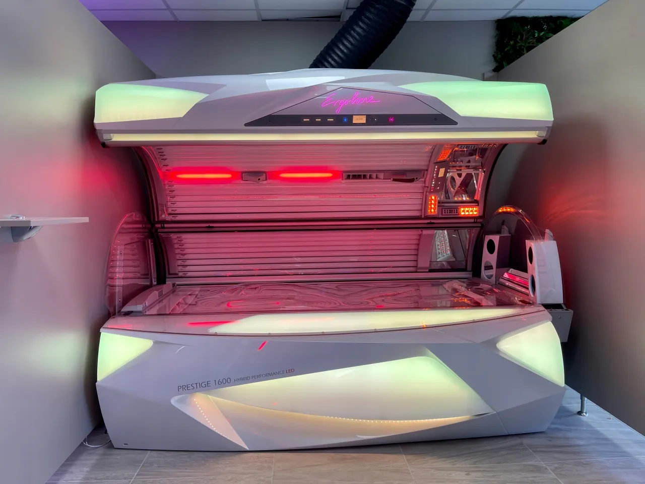 nowoczesne ł&oacute;żko solaryjne