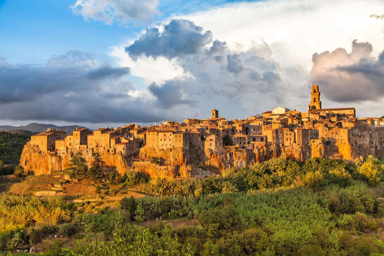 Pitigliano miasto na tufie
