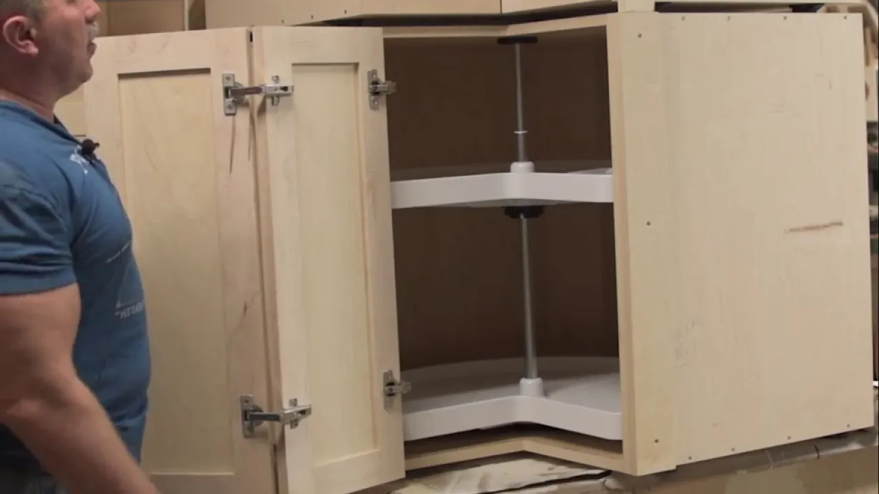 montaż szafki kuchennej narożnej