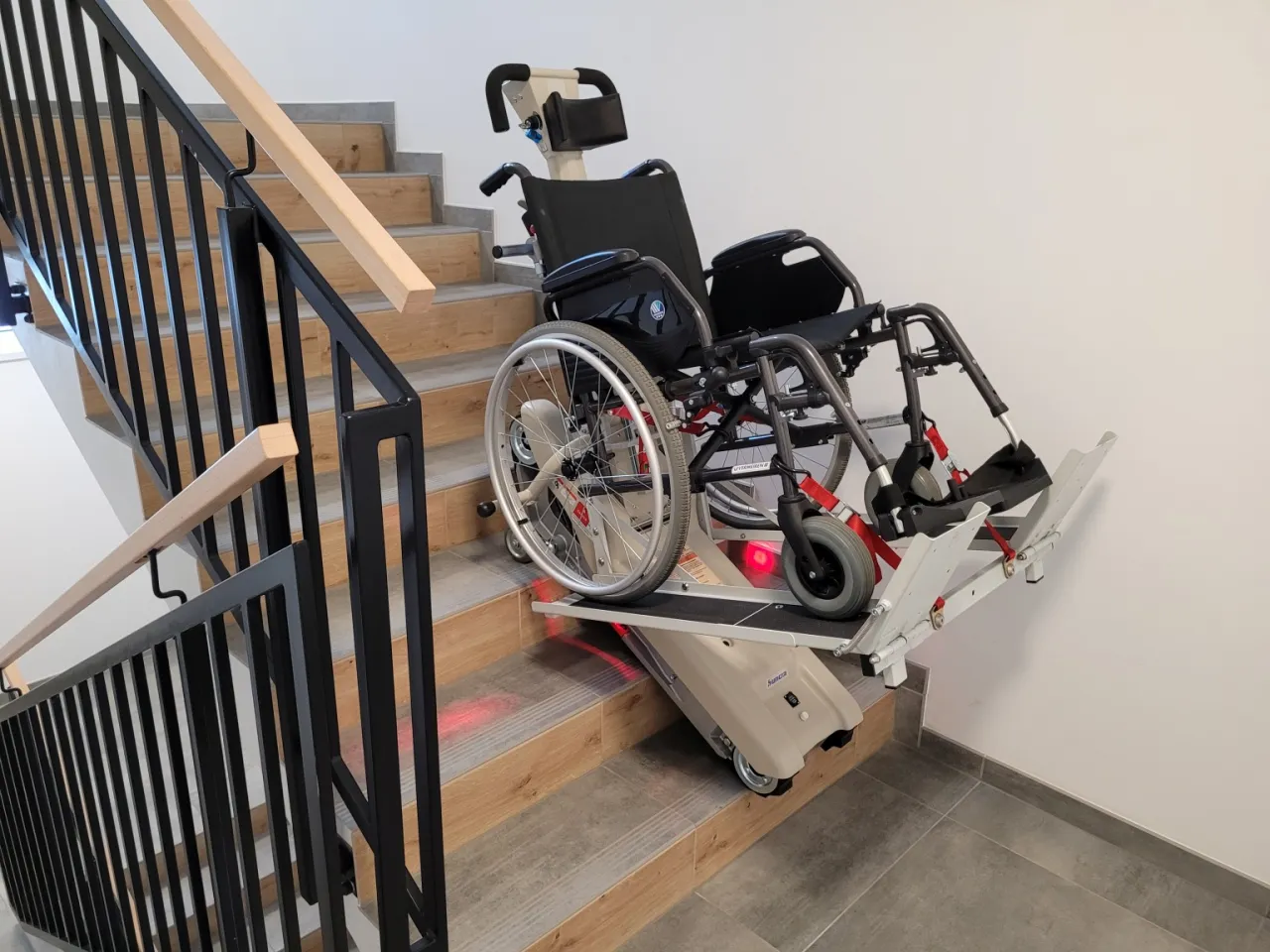 schodołaz gąsienicowy i kroczący porównanie