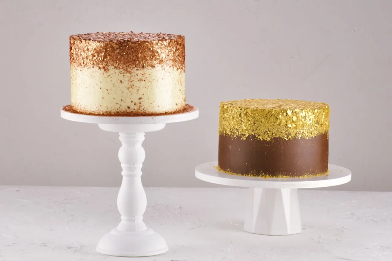 dekorowanie tortu złotym sprayem spożywczym