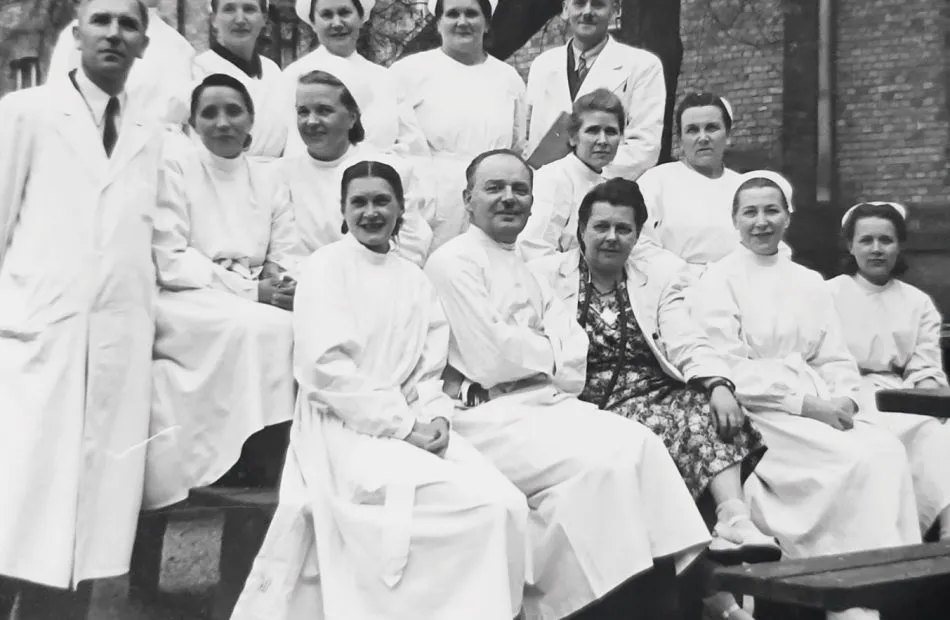 studenci historii w muzeum, praktyki archiwalne