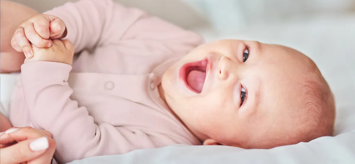 pierwszy uśmiech niemowlaka