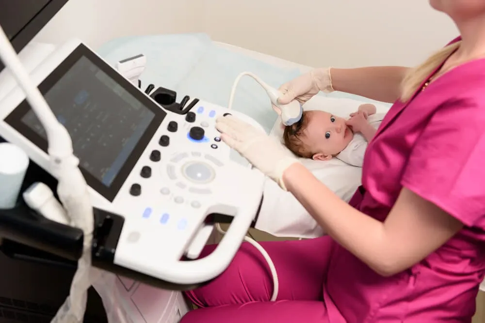 USG przezciemiączkowe niemowlę