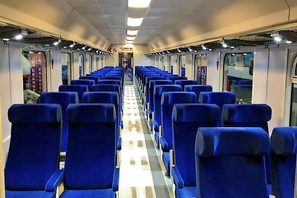 wnętrze pociągu TLK PKP Intercity