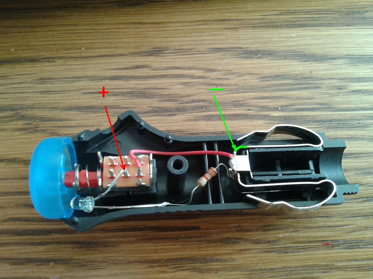 gniazdo zapalniczki samochodowej schemat polaryzacji