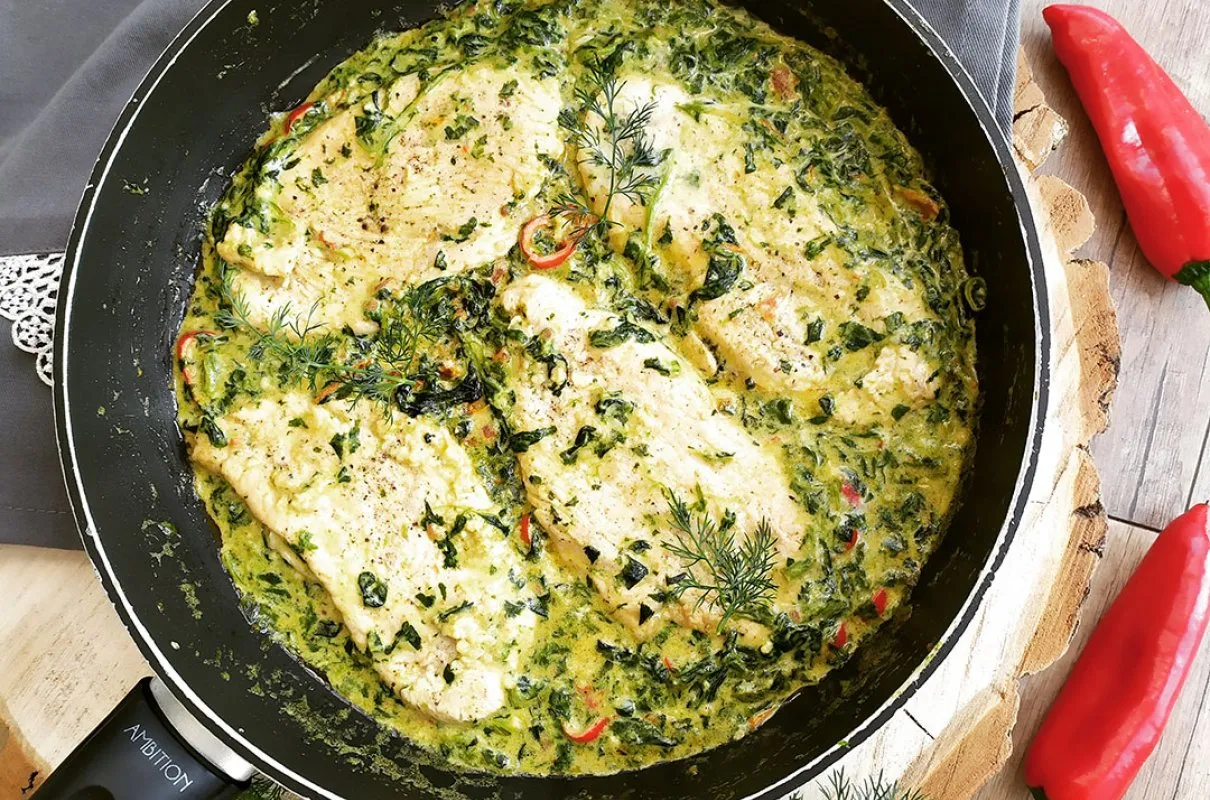 pierś z indyka w sosie na patelni