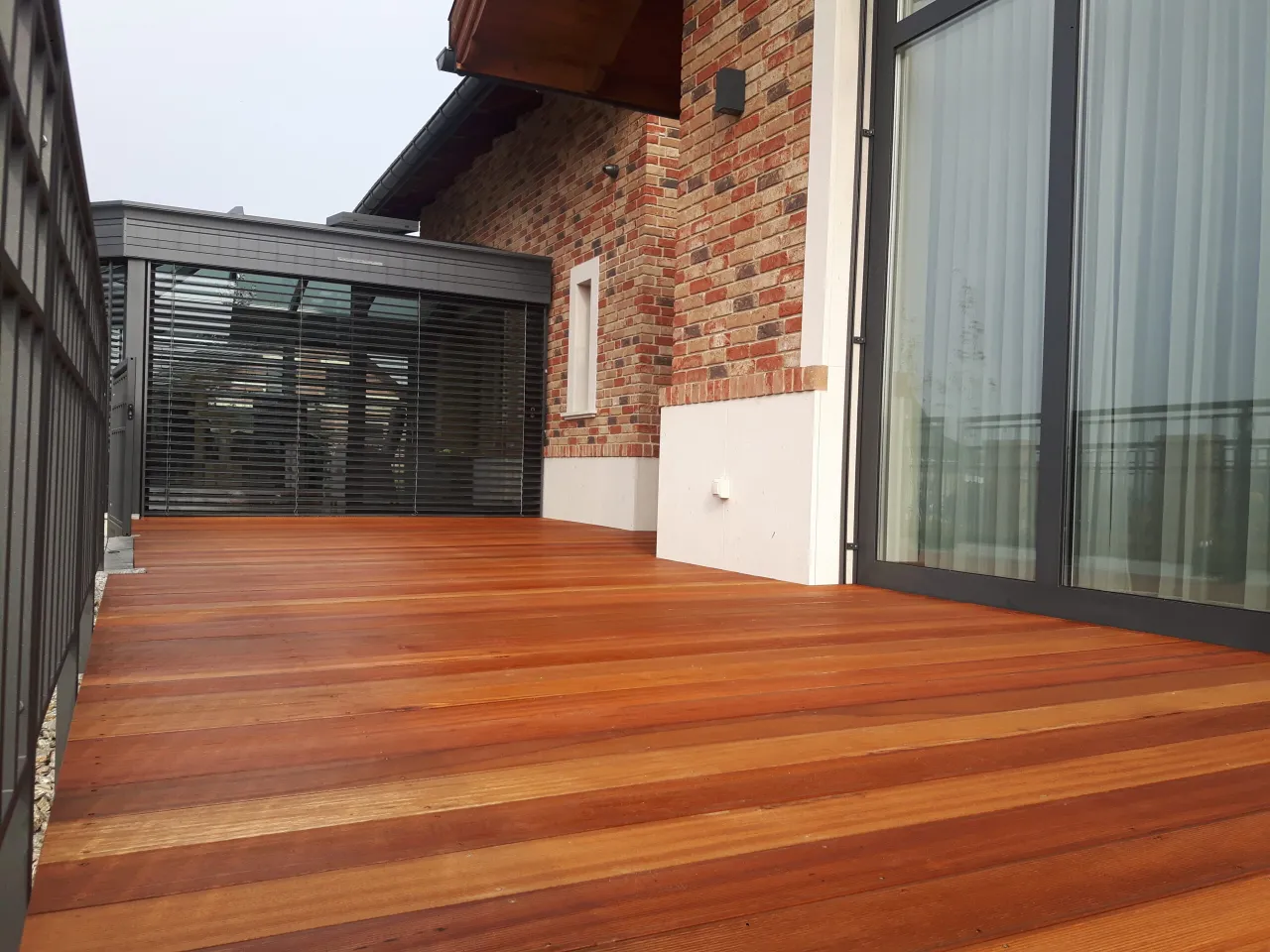 Koszty budowy tarasu drewnianego i kompozytowego