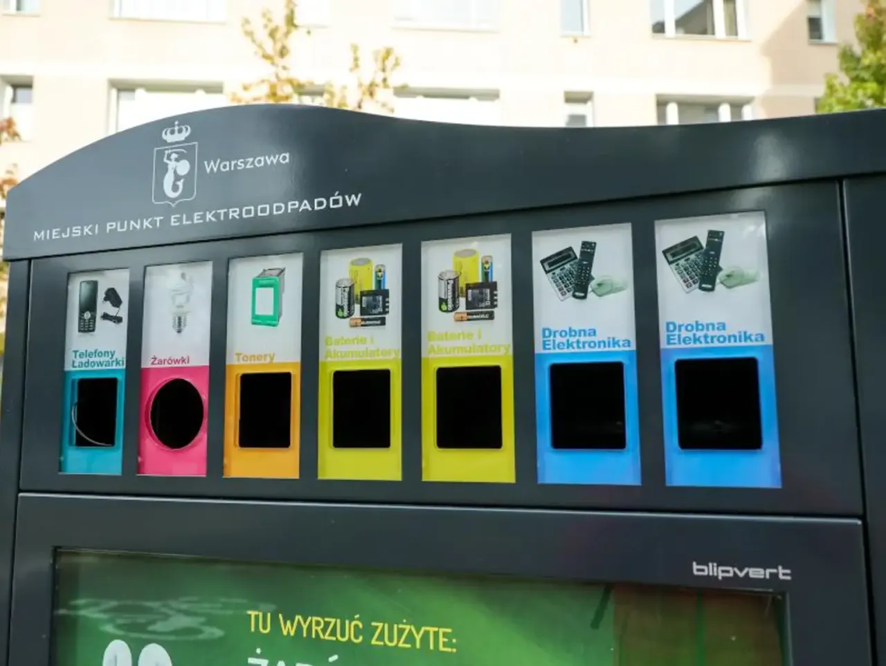 Miejski punkt elektroodpadów w Warszawie. Tu wyrzucisz telefony, żarówki, tonery, baterie i drobną elektronikę.