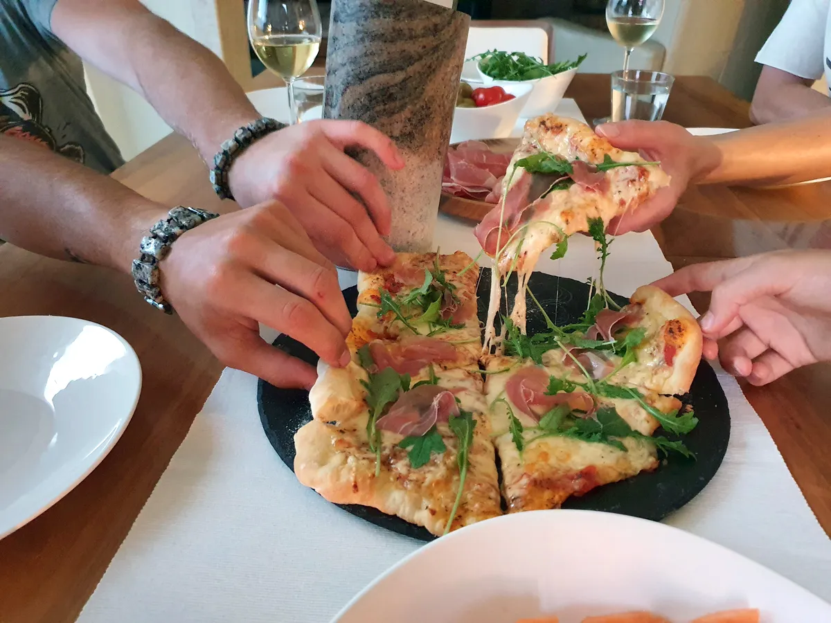 Idealnie upieczona pizza domowa