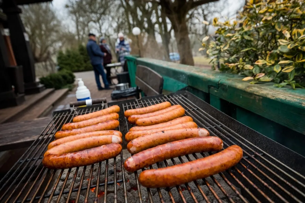 kiełbasa śląska grillowanie ognisko