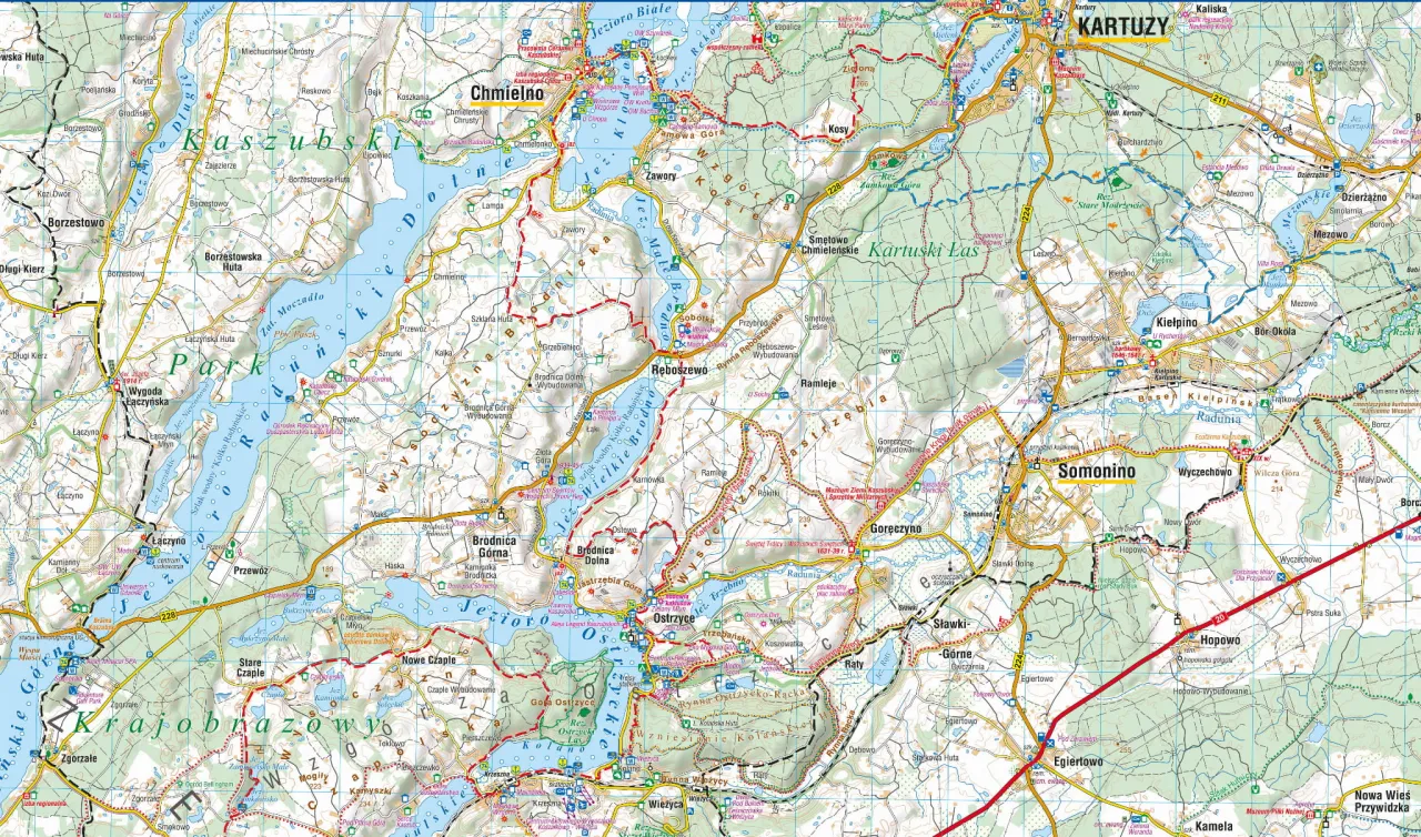Mapa turystyczna Kaszub z zaznaczonymi jeziorami, lasami i miejscowościami, pokazująca gdzie są Kaszuby.