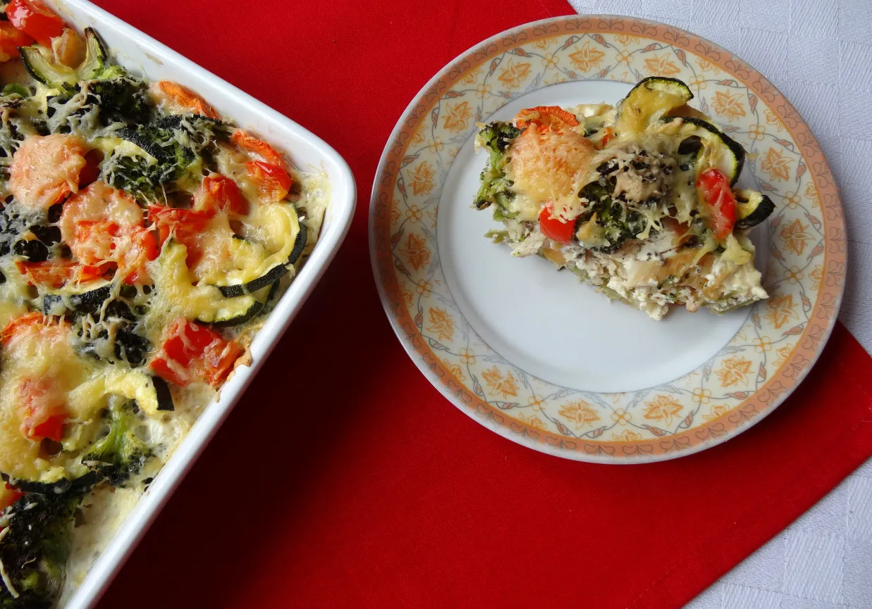 Zapiekanka serowa z kurczakiem i warzywami