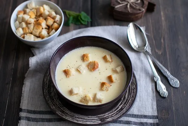 różne rodzaje sera do zupy serowej