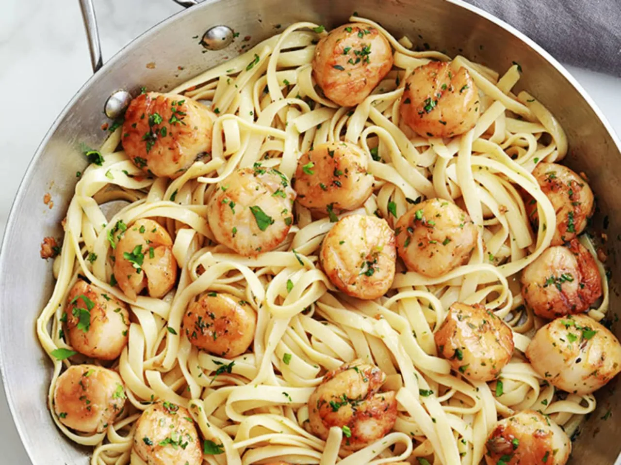 Ingr&eacute;dients pour p&acirc;tes aux coquilles Saint-Jacques