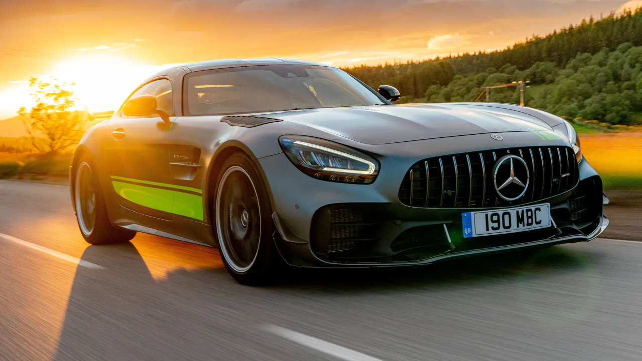 Zdjęcie Mercedes-AMG GT R PRO – wyjątkowy sportowy samochód od Mercedesa