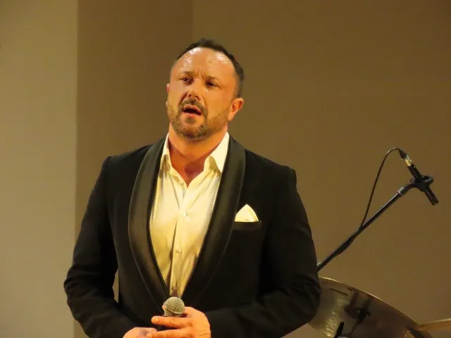 Zdjęcie Mirosław Niewiadomski tenor – fascynująca biografia i osiągnięcia artysty