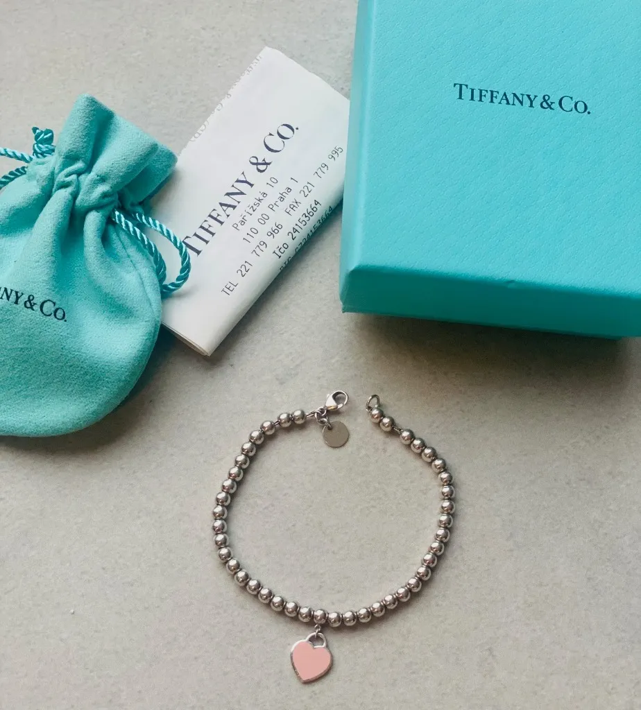 Zdjęcie Bransoletka Tiffany &amp; Co - elegancja, materiały i personalizacja