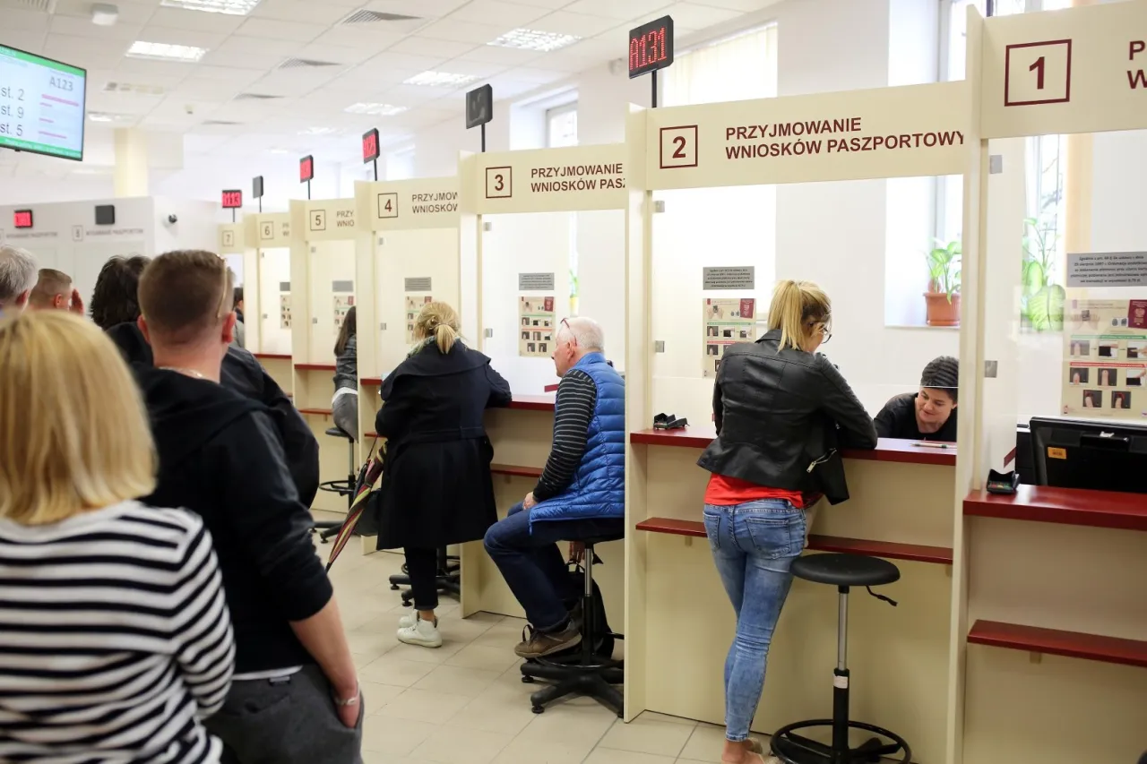 Zdjęcie Gdzie wyrobić paszport w Krakowie? Sprawdź najlepsze miejsca i godziny