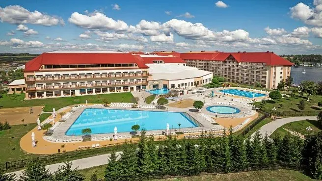 Zdjęcie Ile gwiazdek ma hotel Gołębiewski? Odkryj różnice między lokalizacjami