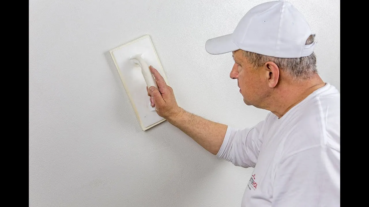 Zdjęcie Jak kłaść tynk zewnętrzny? Poradnik krok po kroku