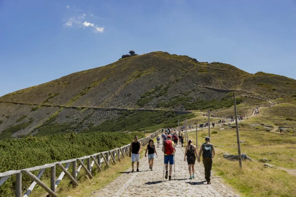 Zdjęcie Czy szlak na Śnieżkę jest otwarty? Sprawdź, zanim wyruszysz w trasę