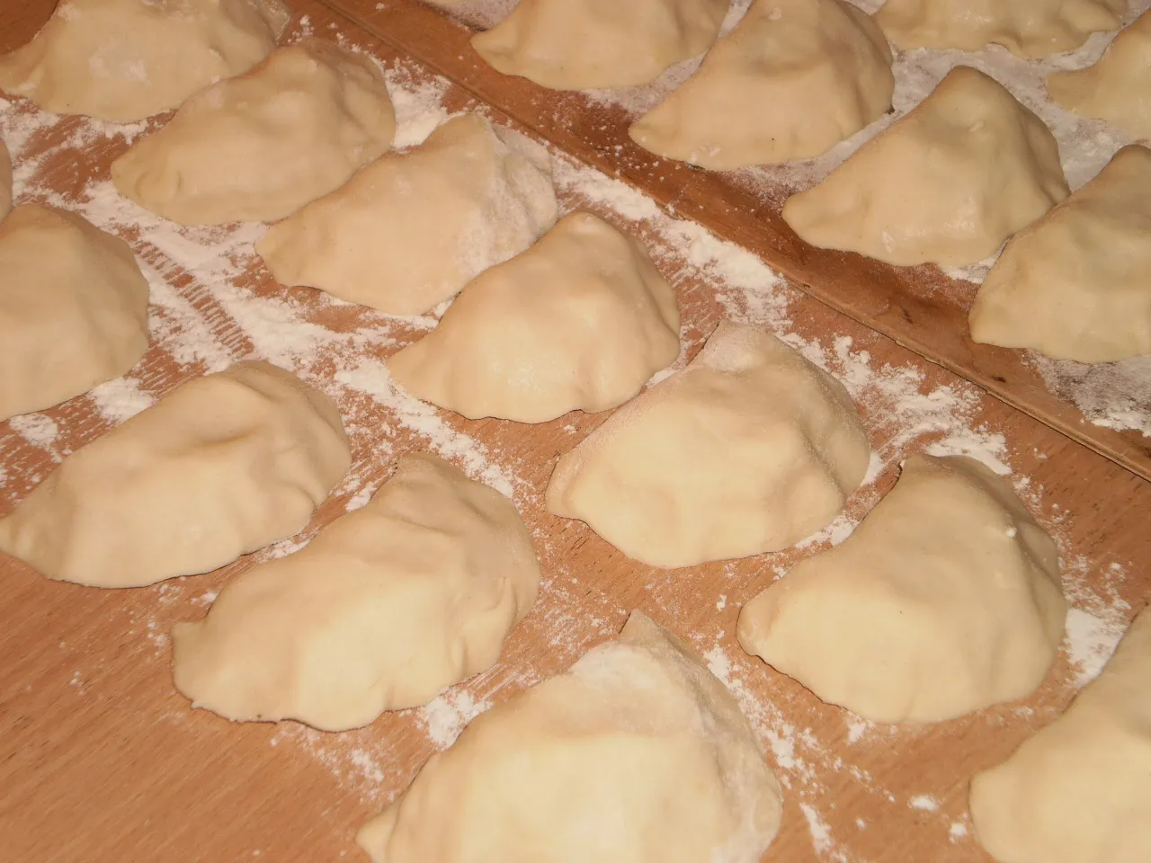 Zdjęcie Przepis na ciasto na pierogi z wrzątkiem, które zawsze się udaje