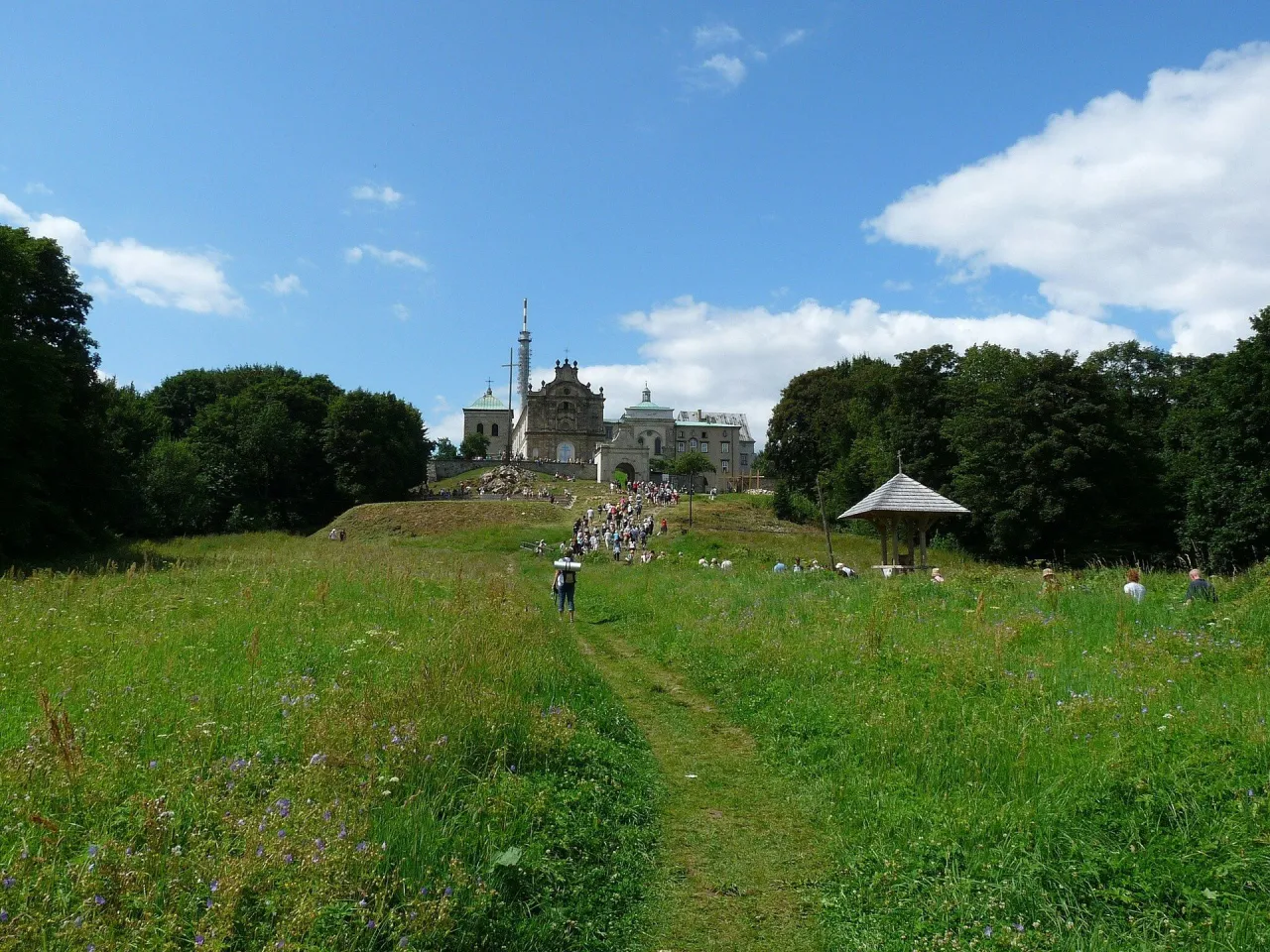 Zdjęcie G&oacute;ry Świętokrzyskie: Odkryj najstarsze g&oacute;ry Polski - Przewodnik