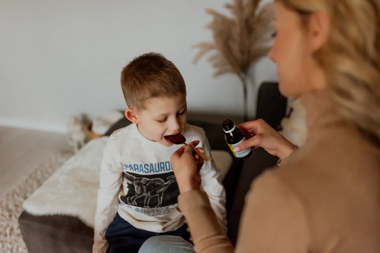 Zdjęcie Co na uporczywy kaszel u dziecka: 7 skutecznych sposobów