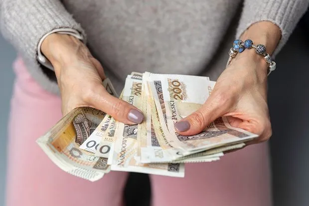 Zdjęcie Czy renta socjalna jest dochodem? Sprawdź, jak wpływa na pomoc społeczną