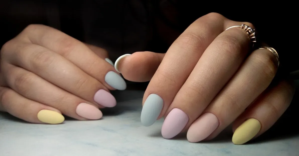 Zdjęcie Jak zrobić matowy manicure hybrydowy bez błędów i frustracji