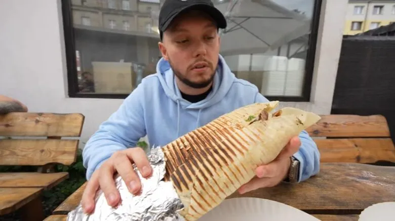 Zdjęcie Ile kosztuje duży kebab? Ceny 2024 i prognozy