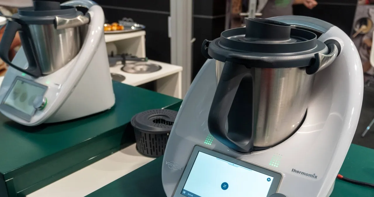 Zdjęcie Ile zarabia przedstawiciel Thermomix? Prawda o zarobkach i prowizjach