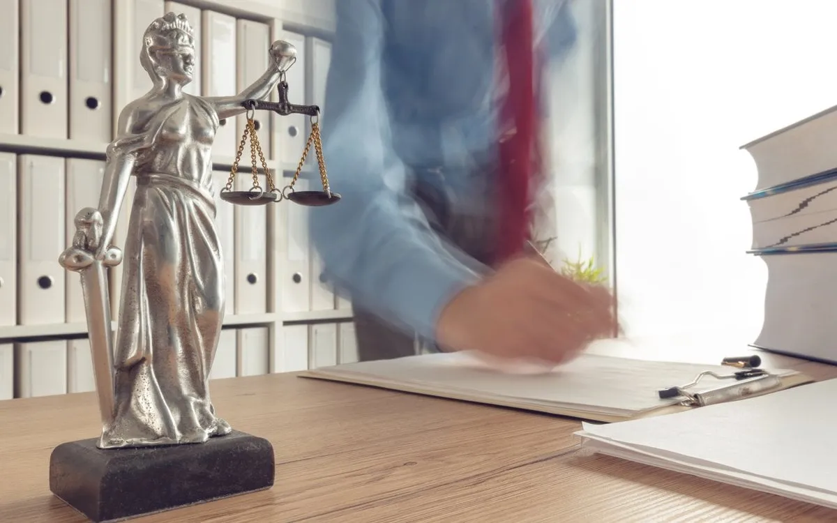 Zdjęcie Czy adwokat niewykonujący zawodu może chodzić do sądu jako obserwator?