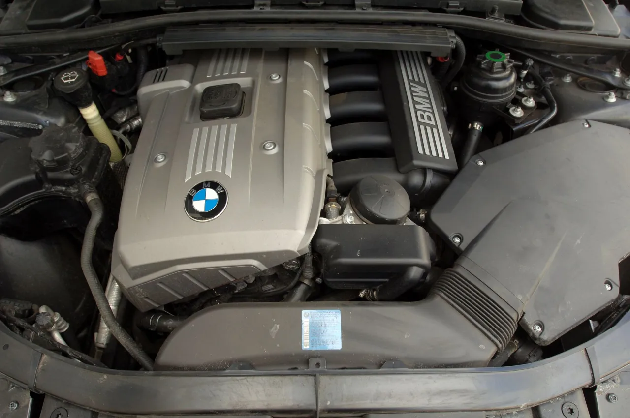 Zdjęcie BMW E90 jakie silniki - najlepsze opcje i ich niezawodność