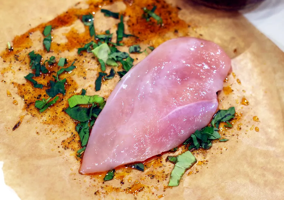 Zdjęcie Czy kurczak w papirusie jest dietetyczny? Sprawdź jego wartości odżywcze