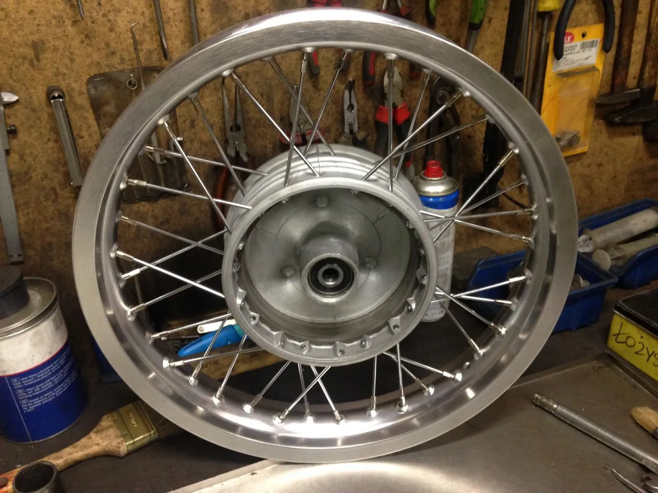 Zdjęcie Ile kosztuje centrowanie koła motocyklowego? Sprawdź ceny i czynniki wpływające na koszt